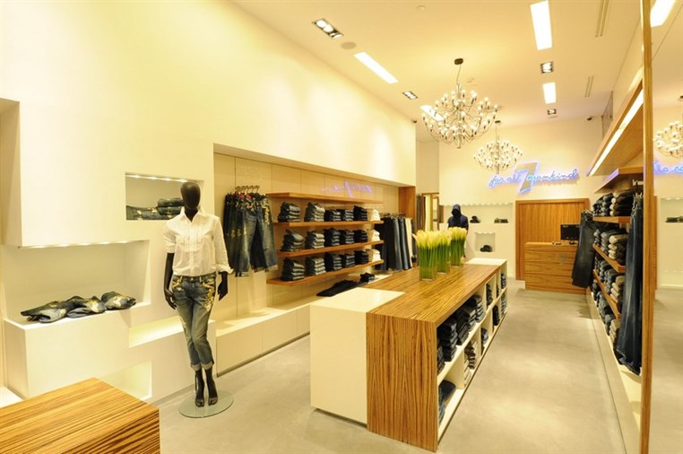 7 for All Mankind Opens in Beirut City Center